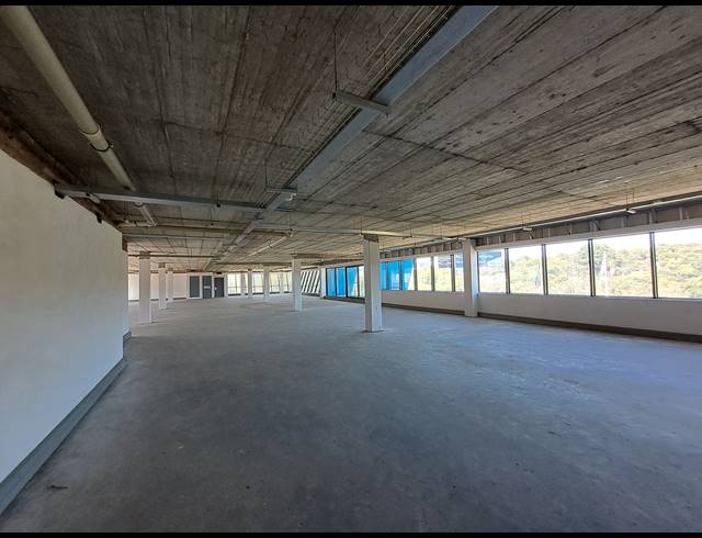 1,200M² OFFICE TO LET IN WAVERLEY